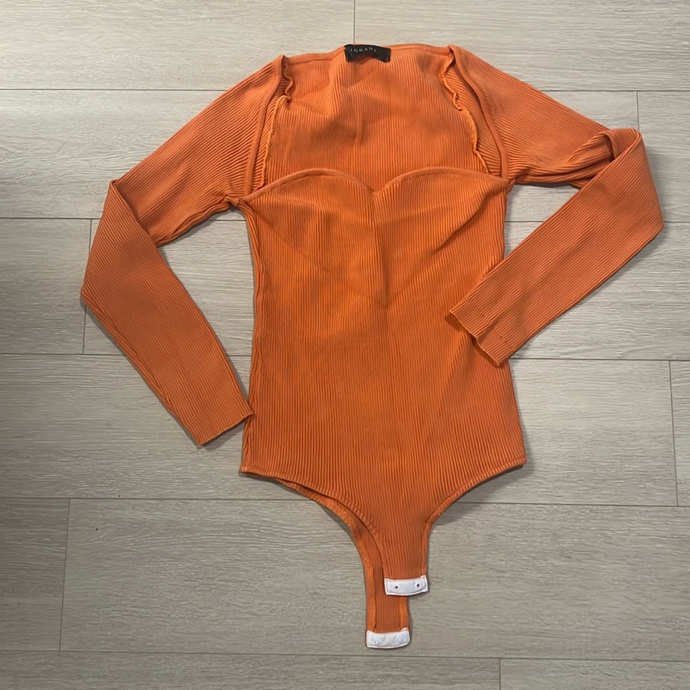 Beautiful top - makes the look!